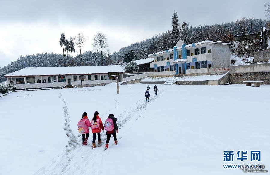 山区＂微小学＂雪中开学 只有7名学生(高清组图)