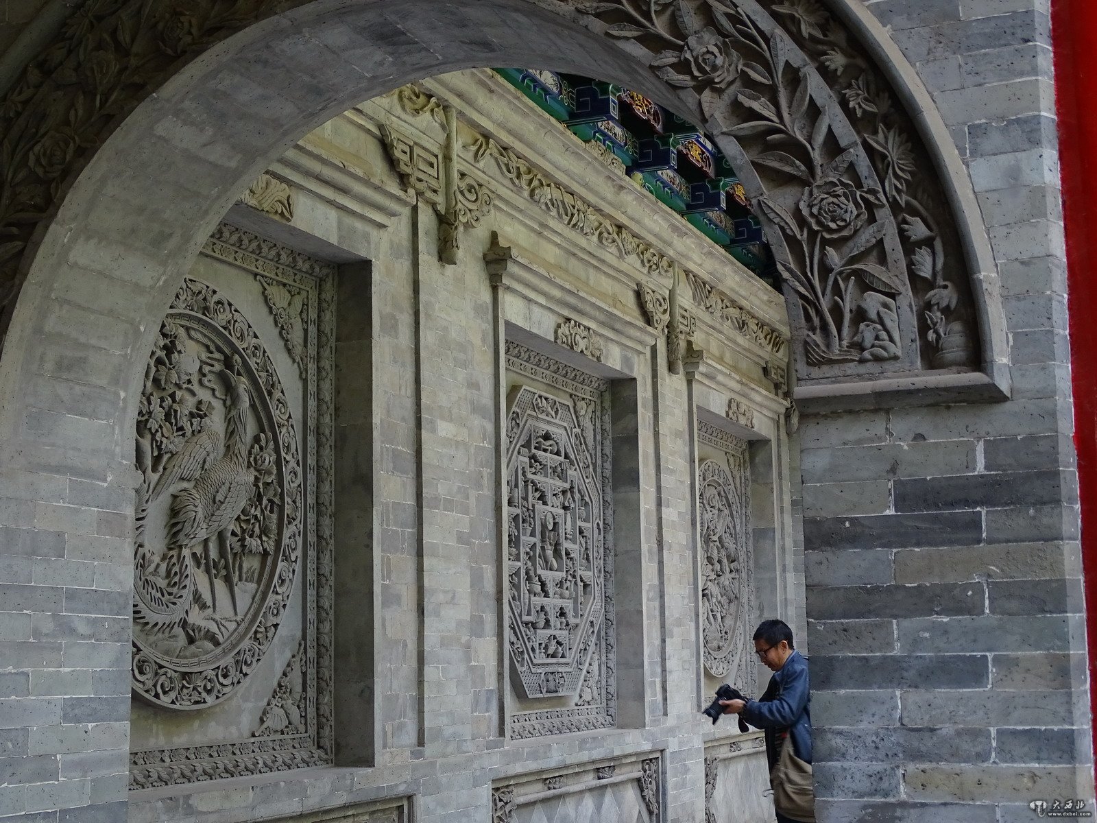 白塔山公园砖雕艺术