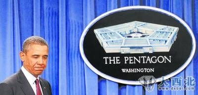 1月5日,美国总统奥巴马抵达五角大楼记者会现场。新华社/路透 1月5日,美国总统奥巴马抵达五角大楼记者会现场。新华社/路透
