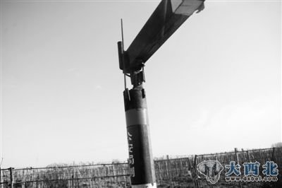 前黑龙庙村村口一条路上的限高杆,被不明人士弄断多次。 前黑龙庙村村口一条路上的限高杆,被不明人士弄断多次。