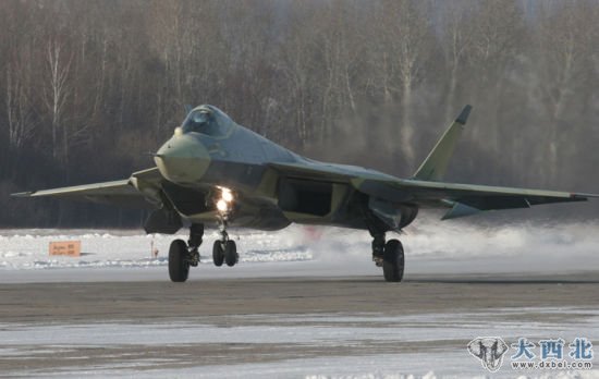 资料图:正在试飞中的俄罗斯第五代战机T-50。