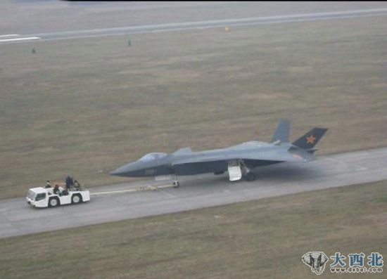 资料图:中国研发的歼-20隐形战机。