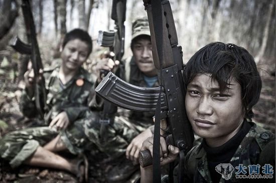 资料图:克钦族武装。