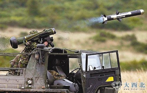 神经科学可能被应用到军事用途上,让士兵直接用念力控制武器。 神经科学可能被应用到军事用途上,让士兵直接用念力控制武器。