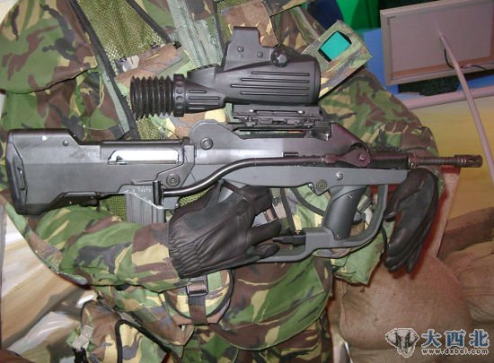 资料图:法国陆军的FAMAS FELIN步枪。