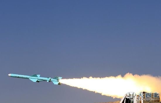 资料图:伊朗试射导弹。