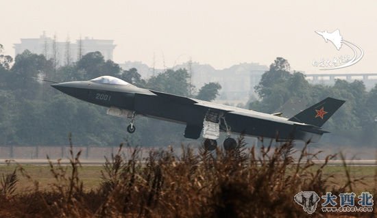 资料图:中国新式歼20重型隐身战斗机