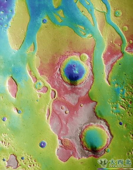 地图所用的照片由“火星快车”环绕火星飞行10周过程中拍摄,覆盖大约235英里(约合378公里)的地表区域 地图所用的照片由“火星快车”环绕火星飞行10周过程中拍摄,覆盖大约235英里(约合378公里)的地表区域