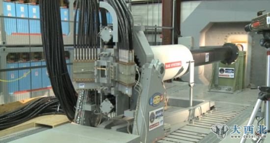 轨道炮可用于摧毁敌舰,在巡航时提供自我防卫能力,拦截敌方弹道导弹,同时也可为海军陆战队的抢滩登陆提供火力支援 轨道炮可用于摧毁敌舰,在巡航时提供自我防卫能力,拦截敌方弹道导弹,同时也可为海军陆战队的抢滩登陆提供火力支援