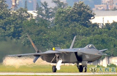 韩媒:歼-20设计保守 但相比F-35更适合作舰载机