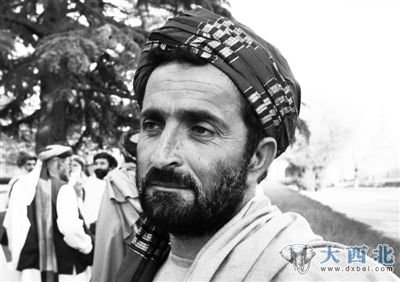 　　失去11名亲人的阿富汗人瓦兹尔至今仍伤心欲绝。