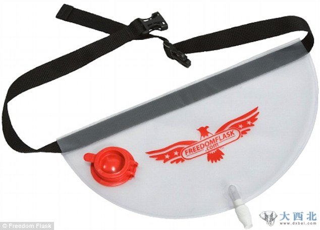 “自由瓶”塑料内裤袋,随地自“尿”自饮。