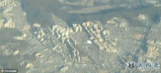 该物体突然加速,这令乘客大吃一惊 该物体突然加速,这令乘客大吃一惊