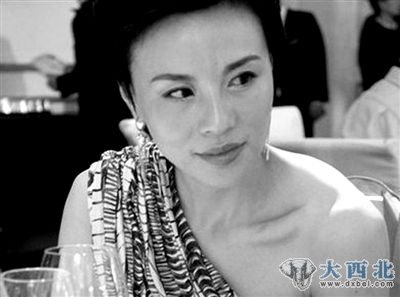 业余做过模特、拍过形象片的顾春芳,被称为常熟第一美女老板。资料图片 业余做过模特、拍过形象片的顾春芳,被称为常熟第一美女老板。资料图片