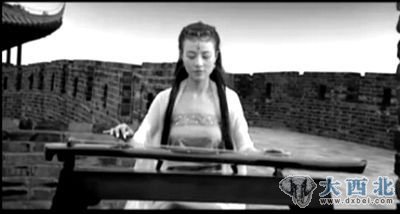 约十年前,顾春芳在常熟城市宣传片里的形象。资料图片 约十年前,顾春芳在常熟城市宣传片里的形象。资料图片