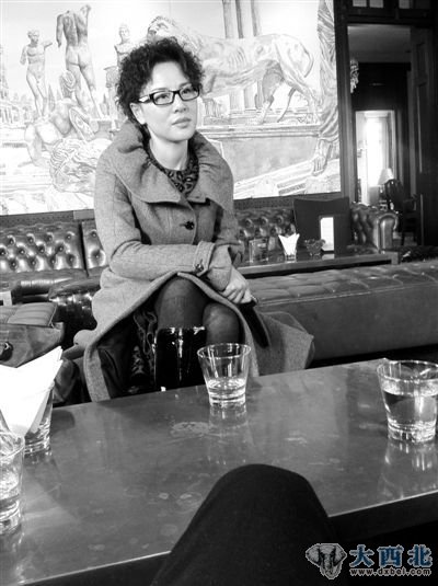 今年2月,顾春芳被债主逼债。资料图片 今年2月,顾春芳被债主逼债。资料图片