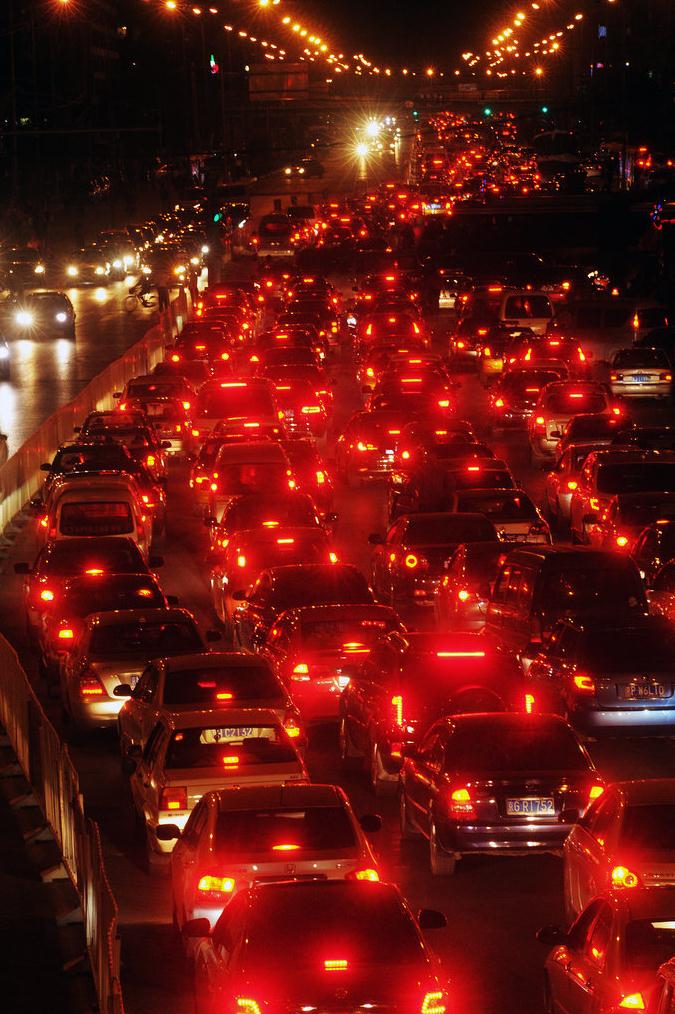 2012年9月29日,北京,由于受到国庆中秋双节将至的影响,北京当日下午迎来了节前车流高峰。