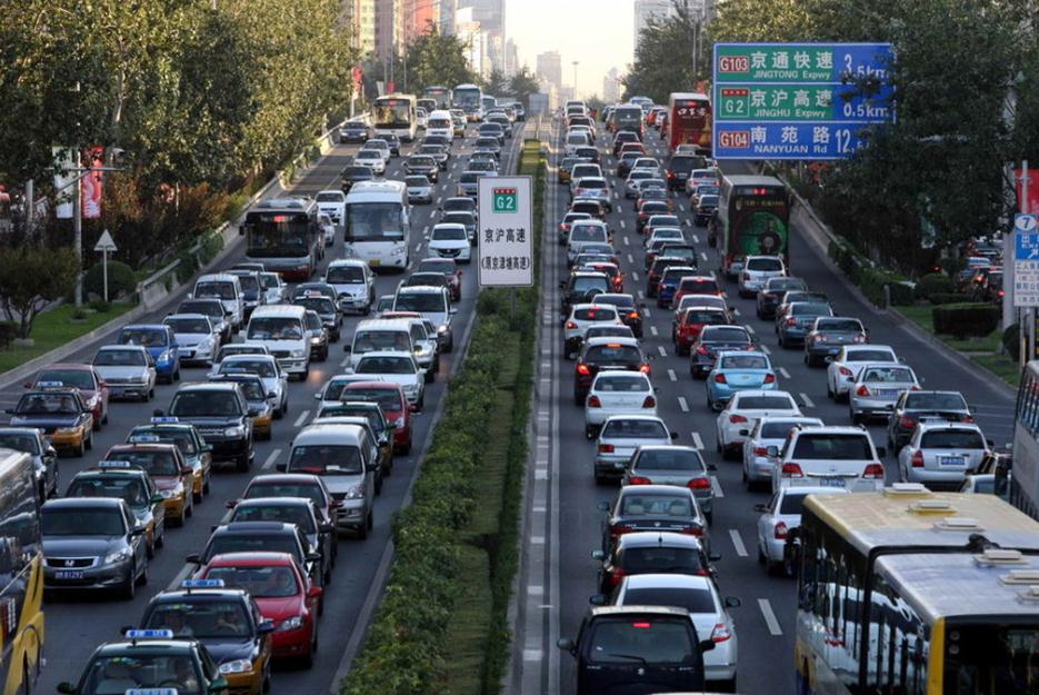 9月29日,晚高峰时间,北京东三环严重拥堵。