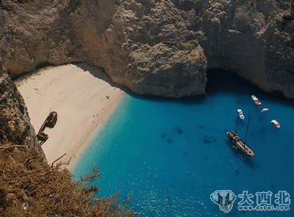 探秘全球最凄美诡异的沉船残骸