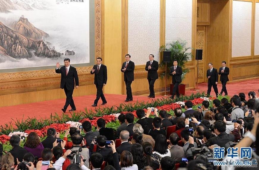 11月15日,新一届中央政治局常委同中外记者见面。新华网发
