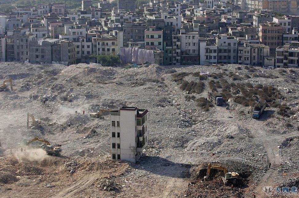 2007年11月28日,猎德村拆迁区钉子户