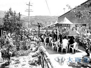   八里镇一“星级”农家乐开业 