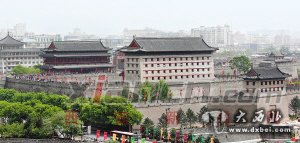 4月27日,修葺一新的南门箭楼全新亮相