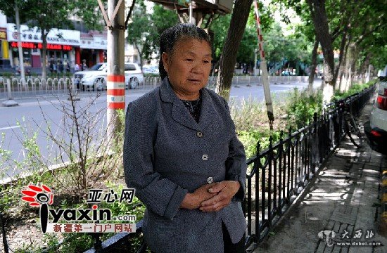 不忍拖累母亲 乌鲁木齐患病男子跳下4楼 不忍拖累母亲 乌鲁木齐患病男子跳下4楼