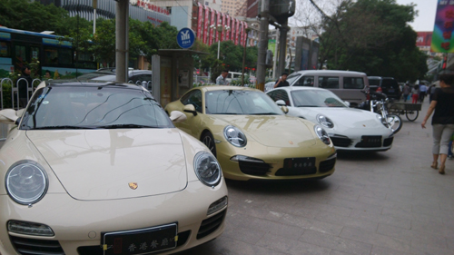 保时捷给你送外卖 兰州人“高大上”