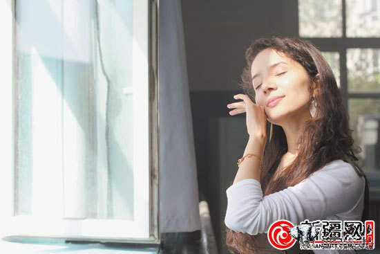 25岁小伙微博图说新疆人走红网络/图 25岁小伙微博图说新疆人走红网络/图