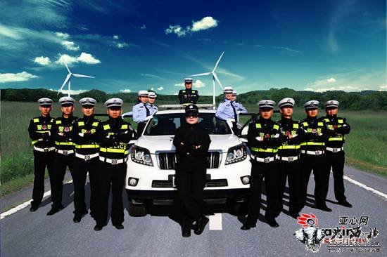 乌鲁木齐交警版《小苹果》萌翻众人 寓教于乐普及交通规则 乌鲁木齐交警版《小苹果》萌翻众人 寓教于乐普及交通规则