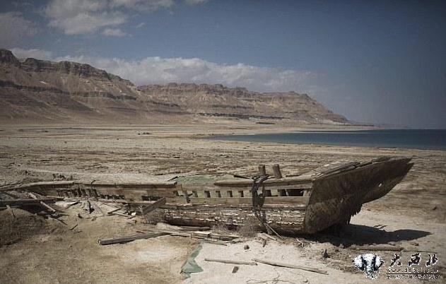以色列死海即将消亡水位下降地皮裸露(组图)