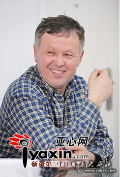 新疆博乐房东照料四川来疆无家老人12年 维汉兄弟结缘 新疆博乐房东照料四川来疆无家老人12年 维汉兄弟结缘