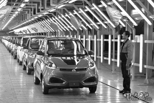 兰州造出电动车 百公里耗电仅8度