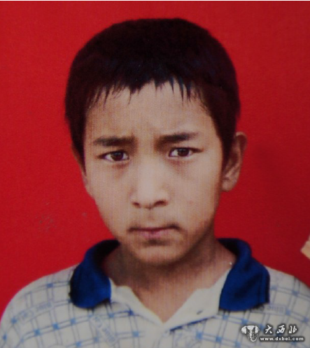 新疆皮山县乔达乡怪病男孩“想上学不敢出门” 新疆皮山县乔达乡怪病男孩“想上学不敢出门”