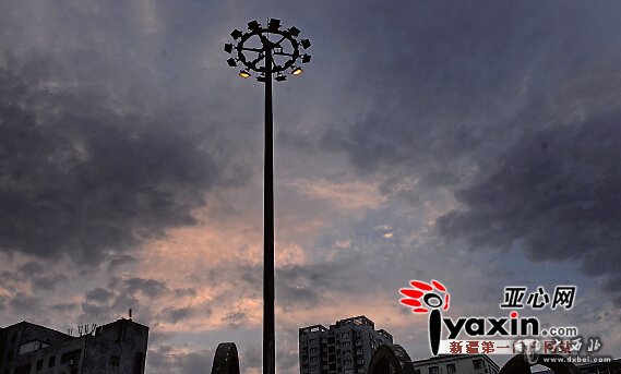 乌鲁木齐退烧 预计26日会迎来降雨 高温只有30℃ 乌鲁木齐退烧 预计26日会迎来降雨 高温只有30℃