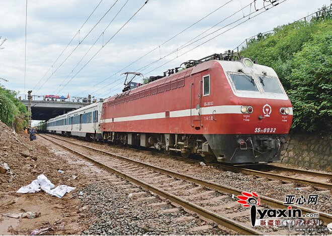 受陇海线水害断道影响 多趟进出疆列车晚点或停运 受陇海线水害断道影响 多趟进出疆列车晚点或停运