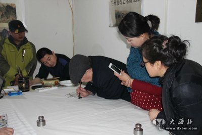 甘肃省为推华夏文明传承创新区和文化大省的建设 ,将依托敦煌莫高窟美术遗存等,借助丰富的美术资源