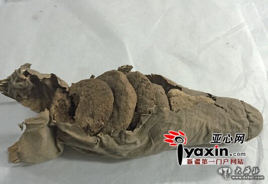 新疆吐鲁番居民1400年前就会加工月饼了 月饼整体制作精致,花纹图案搭配错落有致 新疆吐鲁番居民1400年前就会加工月饼了 月饼整体制作精致,花纹图案搭配错落有致