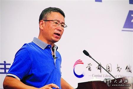 白岩松说:“我现在还在做,把眼前的事情做好就OK了。”