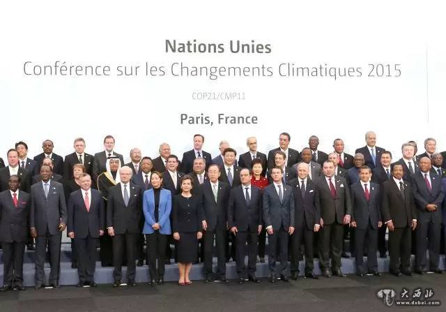 国家主席习近平在巴黎出席气候变化巴黎大会开幕式并发表题为《携手构建合作共赢、公平合理的气候变化治理机制》的重要讲话。