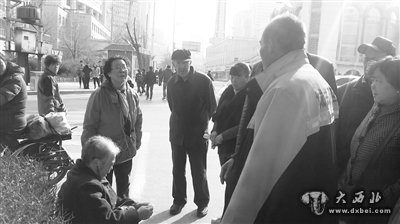 花甲老太带伤哭诉: “儿媳打伤了我”