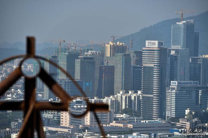 解码深圳:一个超大城市的困扰和突围