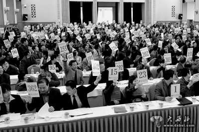 2008年举行的“中国工商银行甘肃省分行机动车专场拍卖会”活动现场。经过多年的发展,我省二手机动车拍卖活动已具备广泛的群众基础