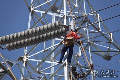 昌赣“蜘蛛侠”:撸起袖子苦战马祖岩