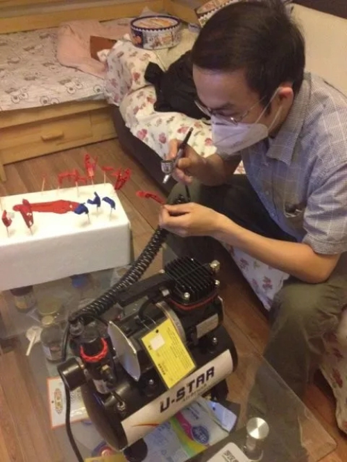 医护“手相”:从柔嫩到粗糙,这个科室每人每天洗手100次……