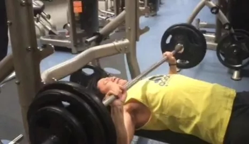 医护“手相”:从柔嫩到粗糙,这个科室每人每天洗手100次……