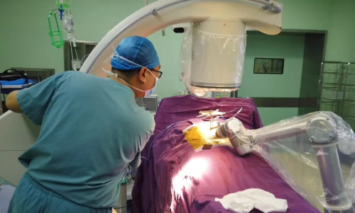 医护“手相”:从柔嫩到粗糙,这个科室每人每天洗手100次……