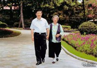 习近平和母亲:两代共