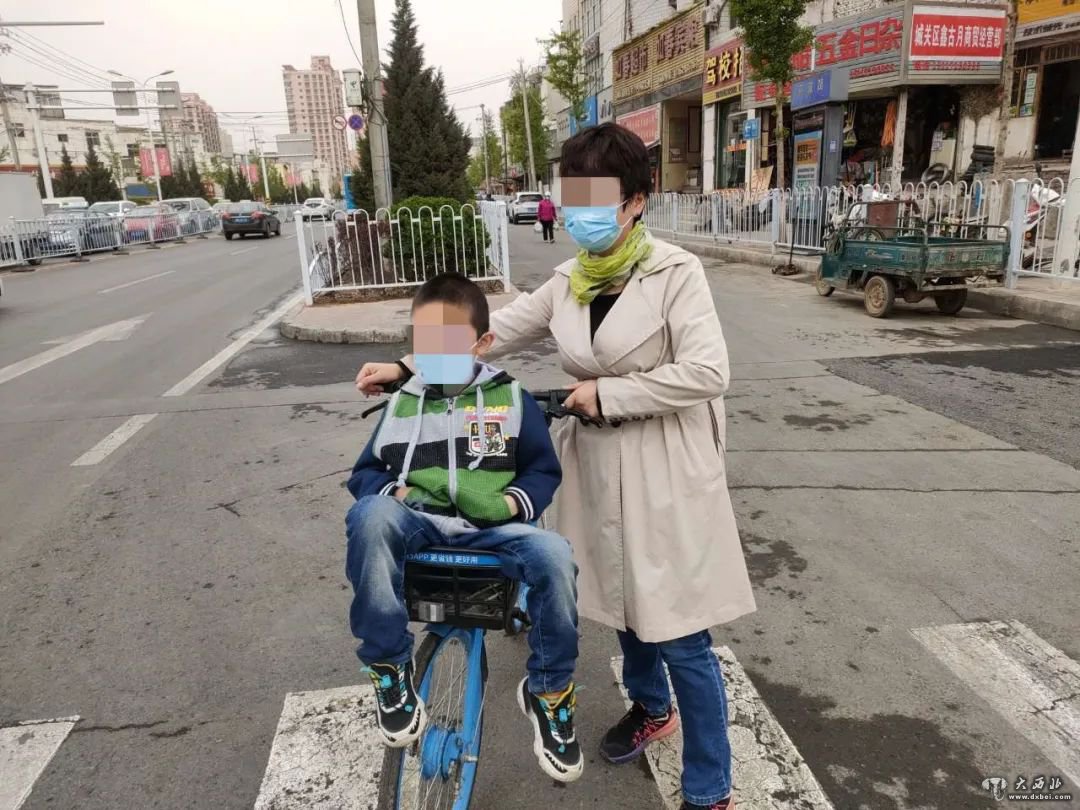 兰州交警提醒:危险!别